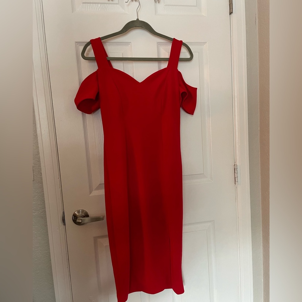 Sweetheart neckline Red Dress. Left leg slit